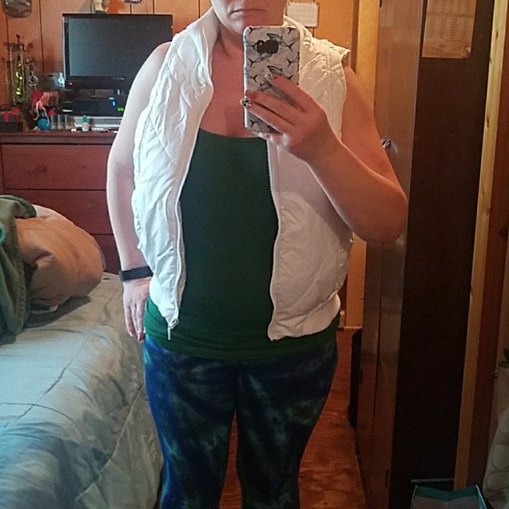 White vest size L